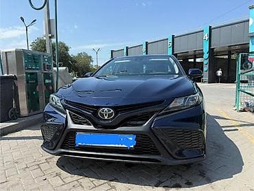 сиденья спортивные: Toyota Camry: 2021 г., 2.5 л, Автомат, Бензин, Седан — 1
