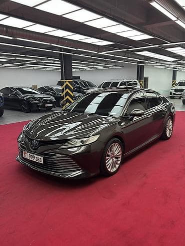 byd e2 2019: Toyota Camry: 2018 г., 2.5 л, Вариатор, Гибрид, Седан — 2