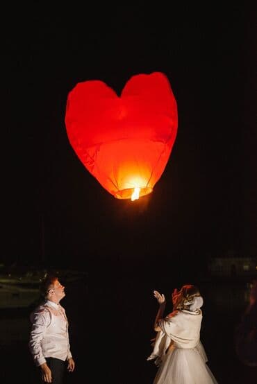 Москвич: 🔥САМАЯ НИЗКАЯ ЦЕНА В ОШЕ - ФОНАРИКИ К НОВОМУ ГОДУ! ​Красные небесные — 1