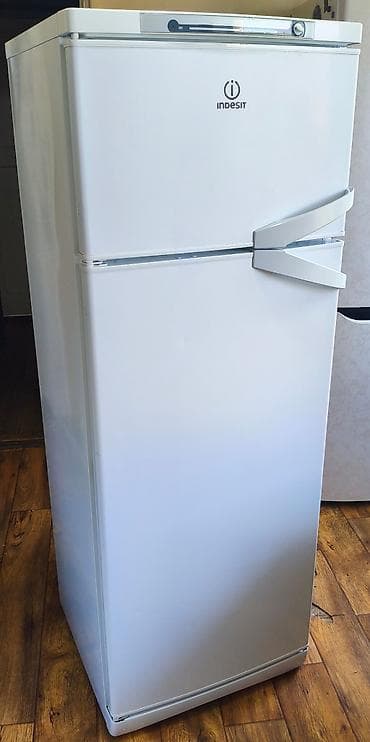 морозильников бу: Холодильник Indesit, Б/у, Двухкамерный, De frost (капельный), 60 * 167 * 60 — 1