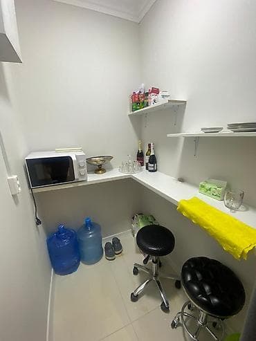 Продажа офисов 45 м², С ремонтом, С мебелью, Многоэтажное здание, 1 этаж — 8