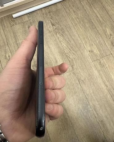 j 3: Samsung Galaxy A3 2017, Б/у, 32 ГБ, цвет - Черный, 2 SIM — 7