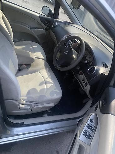 Mitsubishi Colt: 2003 г., 1.3 л, Автомат, Бензин, Хэтчбэк — 9