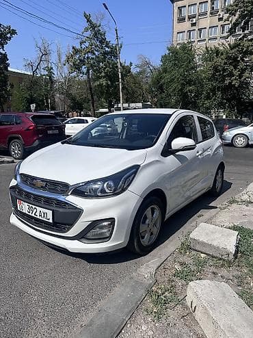 Chevrolet Spark: 2018 г., 1 л, Вариатор, Бензин, Хетчбек