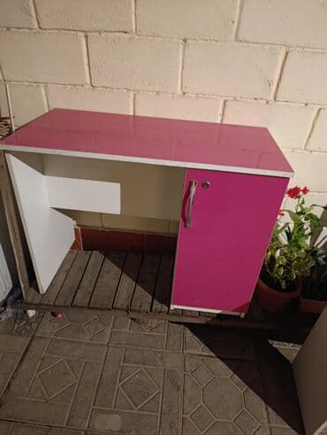 оборудование для парикмахеров: Шкафы для салонов — 3