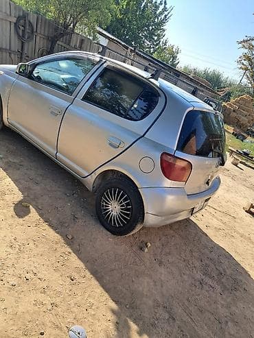 Toyota Vitz: 2000 г., 1 л, Автомат, Бензин, Хэтчбэк — 1