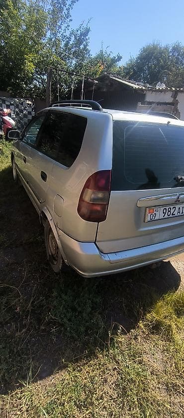 2000: Mitsubishi Space Wagon: 2002 г., 1.6 л, Механика, Бензин, Минивэн — 1