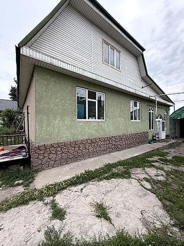 кызыл ата: 🏡 Продается просторный мансардный дом в Сокулуке! 📍 Участок — 11 — 8