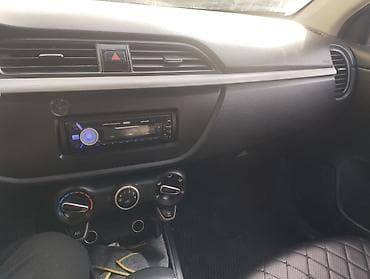 Транспорт: Kia Rio: 2017 г., 1.4 л, Автомат, Бензин, Седан — 5