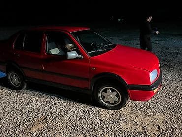 Volkswagen Vento: 1993 г., 1.8 л, Механика, Бензин, Седан at lalafo.kg Volkswagen Vento: 1993 г., 1.8 л, Механика, Бензин, Седан