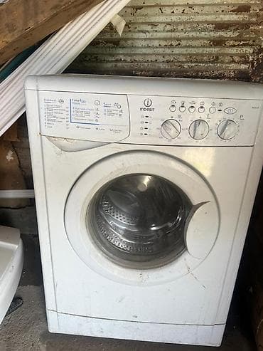 Стиральная машина Indesit WISL 83, фронтальная загрузка