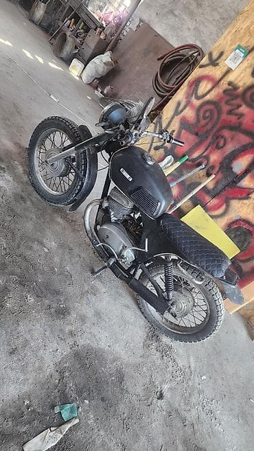 эндуро 350 кубов: Классический мотоцикл Ява, 350 куб. см, Бензин — 3