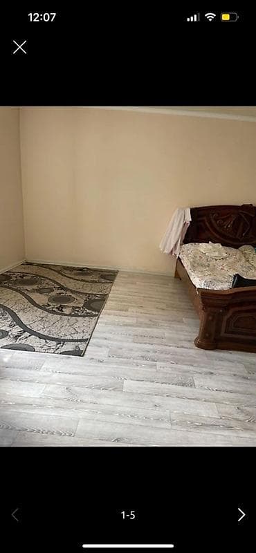 Комнаты: 1 кыз керек чогуу жашаганы.Азыр 2 кызбыз .6000 сом ком услуги — 1