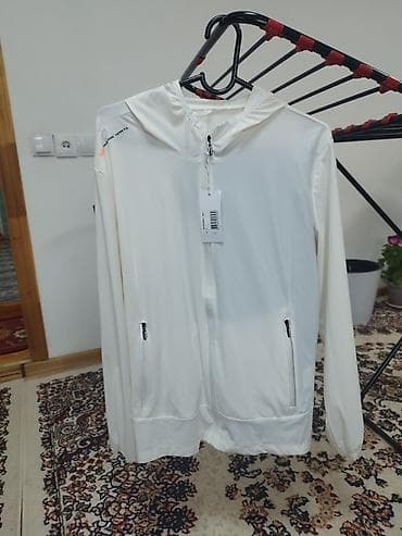 Легкая спортивная ветровка с капюшоном - Цвет: белый - Застежка