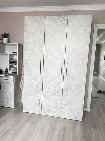 Дом и сад: Гардеробный комплект в светло-сером «каменном» декоре: трехдверный — 1