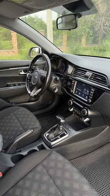 купить е500 w124 в бишкеке: Kia Rio X-Line: 2019 г., 1.6 л, Автомат, Бензин, Кроссовер — 5