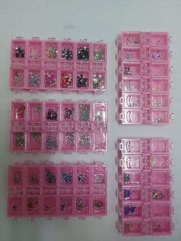 оборудование для парикмахеров: 1. Машинка STRONG 204, б/у 2.Стразы разных размеров 3.Втирки — 1