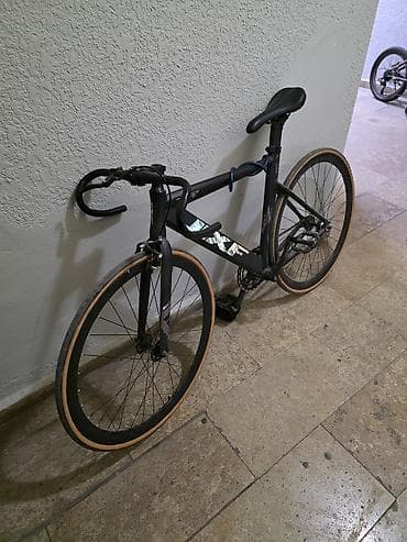 Городской фикс-байк/синглспид - Рама: легкая алюминиевая