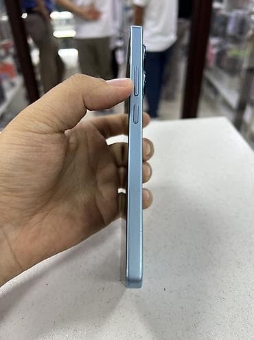 Redmi, Redmi Note 13, Б/у, 256 ГБ, цвет - Синий, 2 SIM — 2