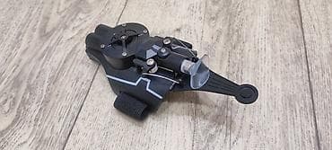 Web-shooter Устройство крепится на руку с помощью регулируемых
