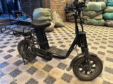 Электроскутер (карго-версия) с задней грузовой платформой Обмен бар на