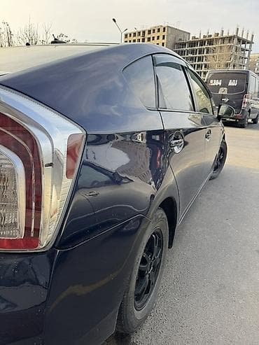 70 camry: Toyota Prius: 2015 г., 1.8 л, Вариатор, Гибрид, Хэтчбэк — 7