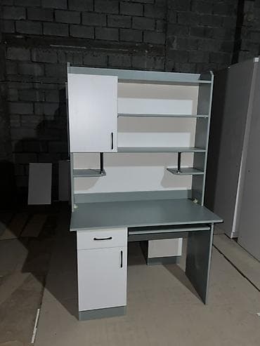 стол белый: Компьютерный стол, Новый, С полками — 3