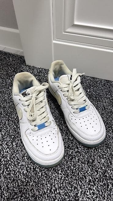 Оригинал Nike Air Force 1 Low, белые
Размер 37 at lalafo.kg Оригинал Nike Air Force 1 Low, белые
Размер 37
