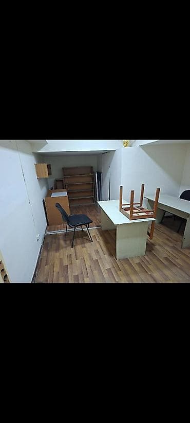 Абдрахманова/Киевская Сдается офис Площадь: 14 м2 В частном доиа at lalafo.kg Абдрахманова/Киевская Сдается офис Площадь: 14 м2 В частном доиа