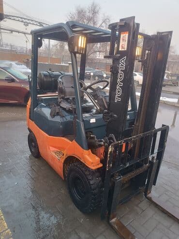 тойота 65: Погрузчик, Toyota, 2004 г., Колесный, Вилочный — 3