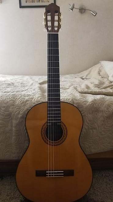 Продаётся классическая гитара Yamaha C70 В отличном состоянии. Хорошо