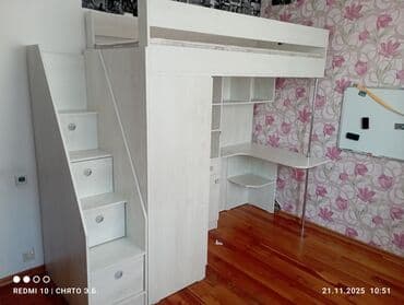 офисные мебели: Многофункциональная кровать-чердак светлого оттенка, оснащенная всем — 4