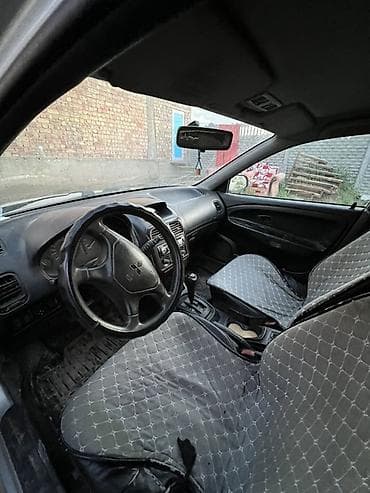 мега авто: Mitsubishi Carisma: 2001 г., Автомат, Бензин, Седан — 3