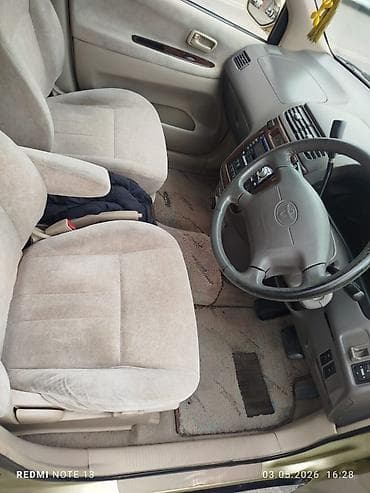 тайото опа: Toyota Ipsum: 2001 г., 2 л, Автомат, Минивэн — 6
