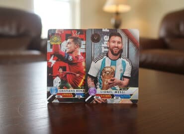 Коллекционные футбольные карточки (2 шт.) - Тематика: звёзды мирового
