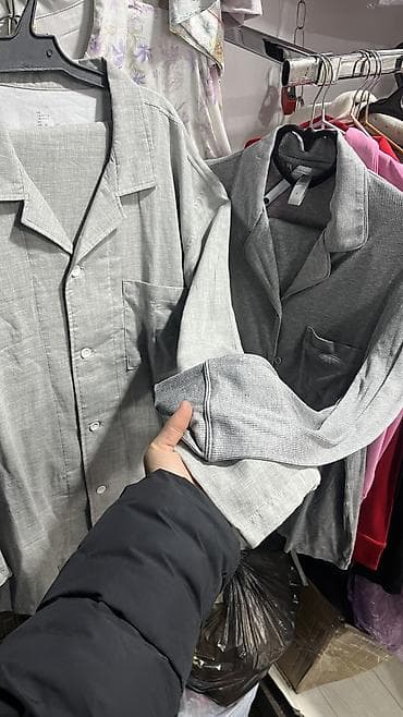 рубашка женская размер м: Велюровый домашний халат большой размер
На пуговицах 
И на замке — 6