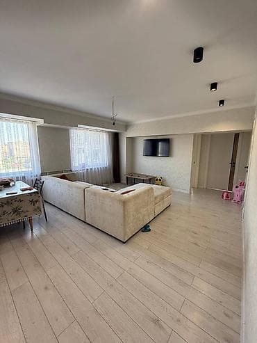 Недвижимость: 3 комнаты, 70 м², Манаса/Боконбаева Индивидуалка, 8 этаж — 3