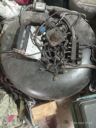 крыло прицеп: Колеса в сборе 245 / 40 / R 19, Литые — 2