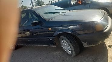 Volkswagen Passat: 1991 г., 1.8 л, Механика, Бензин, Седан