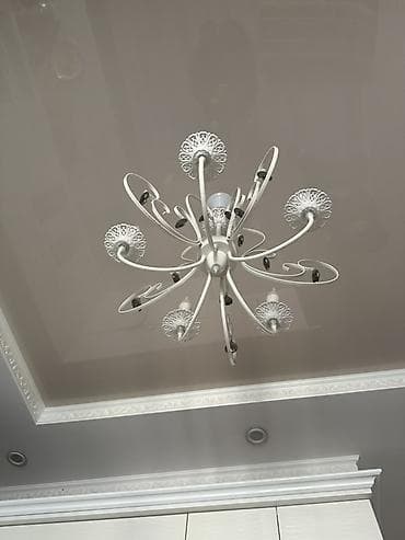 детские люстры: Б/у Люстра потолочная, классический стиль Район 7 микрорайон - — 2