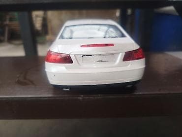 часы диски: Коллекционная модель автомобиля в масштабе 1:18 (ориентировочно) — 2