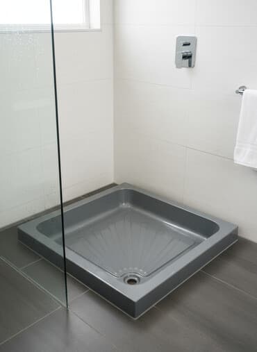 Душевой поддон квадратный - Материал: акрил с эмалированным покрытием