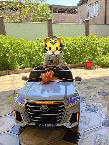 стик бот: Детский электрокар, Б/у — 2