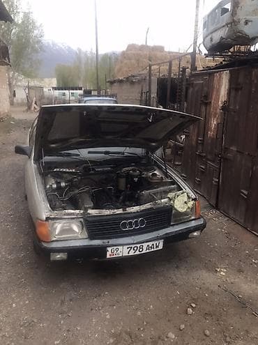 Audi 100: 1989 г., 2 л, Механика, Бензин, Седан