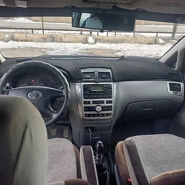 обмен на авто кунан: Toyota Avensis Verso: 2002 г., 2 л, Ручные, Бензин, Универсал — 7