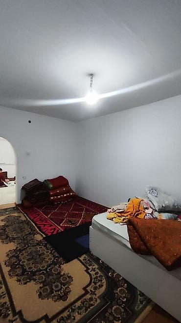 Бөлмөлөр: Комната (подселение) арендага берилетуй-булоолу же 2 адамга (балдар — 1