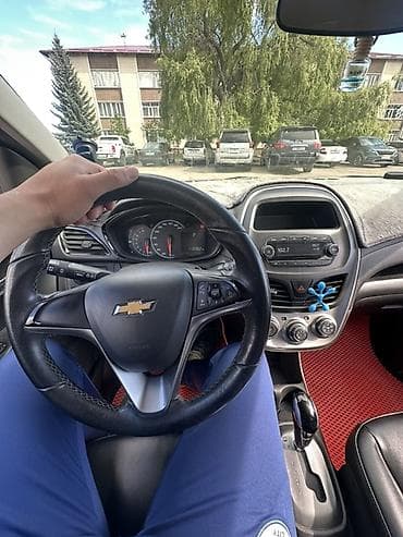 машины в кузове купе: Chevrolet Spark: 2017 г., 1 л, Вариатор, Бензин, Хэтчбэк — 5