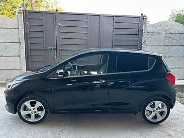 спарк двер: Chevrolet Spark: 2021 г., 1 л, Автомат, Бензин, Хэтчбэк — 3