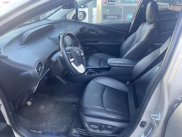 Транспорт: Toyota Prius: 2018 г., 1.8 л, Автомат, Гибрид, Лифтбек — 5