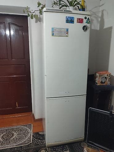 Двухкамерный холодильник с нижней морозильной камерой хорошый